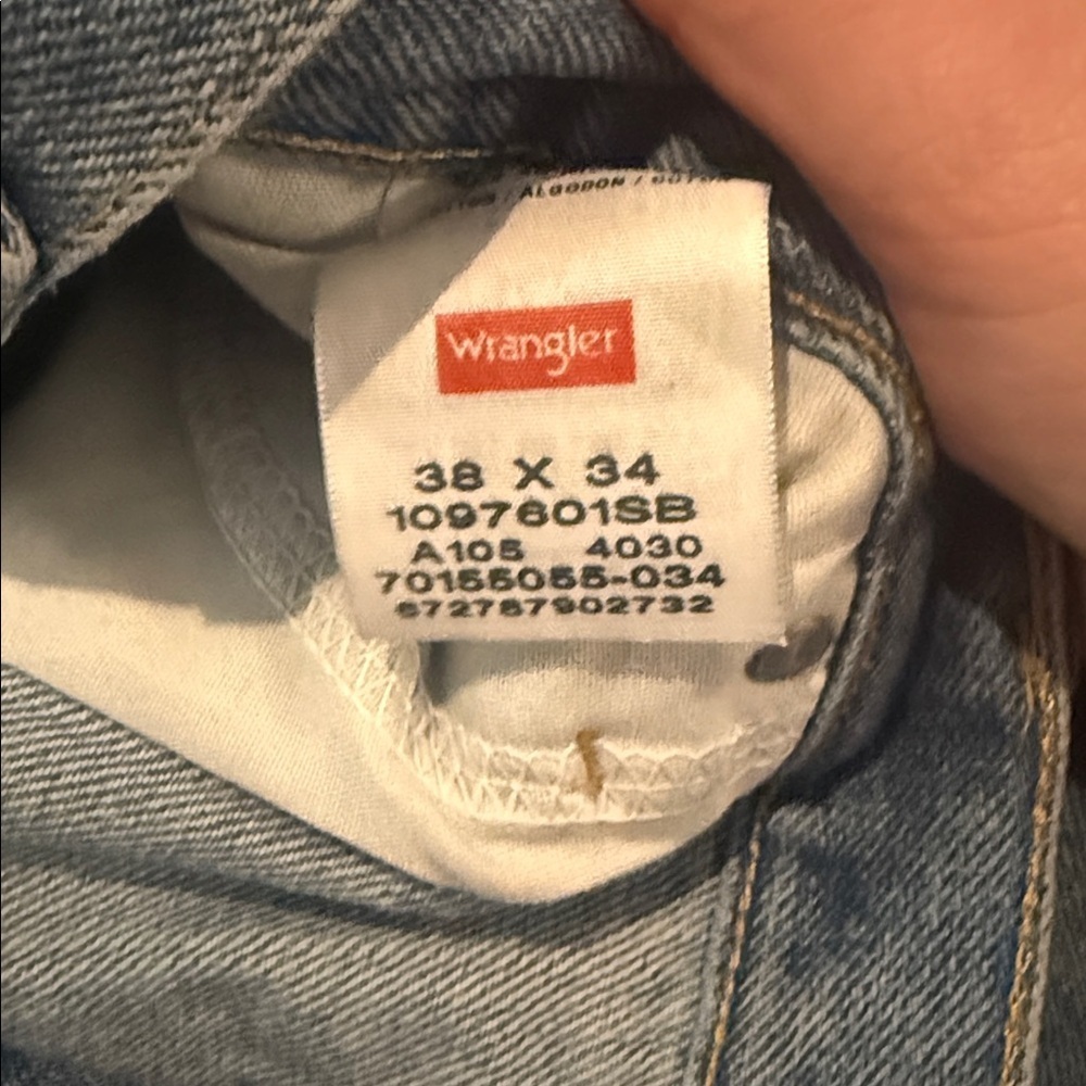 Men’s Wrangler Jeans - Picture 3 of 4